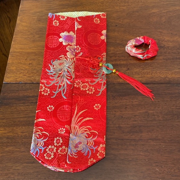 Asian Red Brocade Wine Gift Bag with tassel and covered elastic band (reusable) - Picture 5 of 11